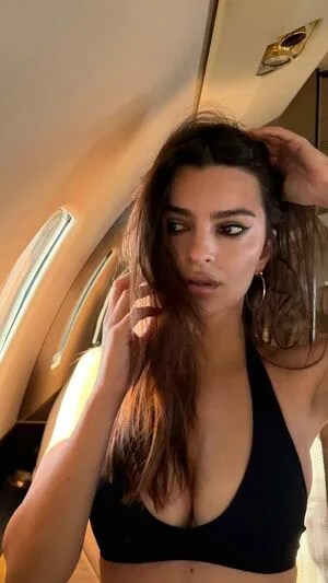 Emily Ratajkowski OnlyFans Leaked Free Thumbnail Picture - #b63V78Kwp7