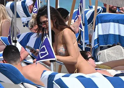 Emily Ratajkowski OnlyFans Leaked Free Thumbnail Picture - #bEO1VBB3CW