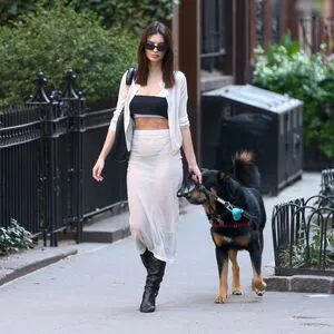 Emily Ratajkowski OnlyFans Leaked Free Thumbnail Picture - #bV4aXgidp5