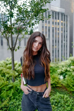 Emily Ratajkowski OnlyFans Leaked Free Thumbnail Picture - #bWZfJ2nszh