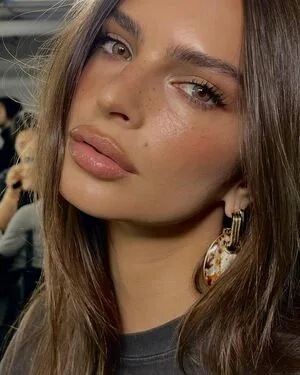 Emily Ratajkowski OnlyFans Leaked Free Thumbnail Picture - #bejHqUPn0A