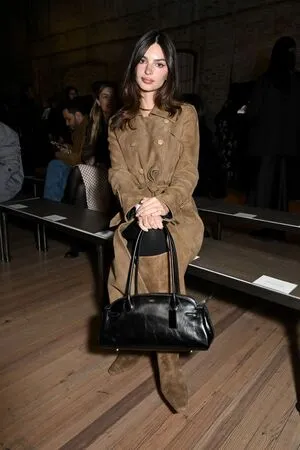 Emily Ratajkowski OnlyFans Leaked Free Thumbnail Picture - #bgv9KwHxEg