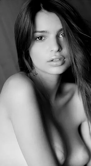 Emily Ratajkowski OnlyFans Leaked Free Thumbnail Picture - #bmy4SNYA0w