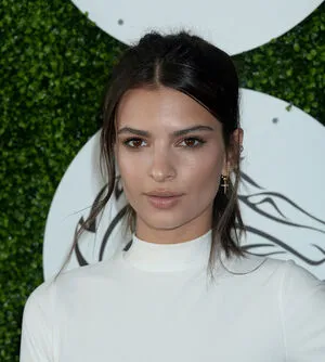 Emily Ratajkowski OnlyFans Leaked Free Thumbnail Picture - #bwPHKWXTxU