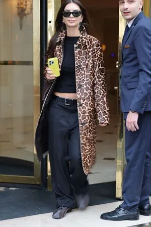 Emily Ratajkowski OnlyFans Leaked Free Thumbnail Picture - #cZ6gftEPR5