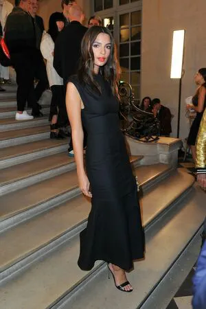 Emily Ratajkowski OnlyFans Leaked Free Thumbnail Picture - #cfmrpgShCD