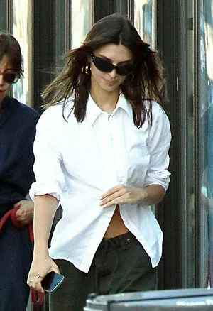 Emily Ratajkowski OnlyFans Leaked Free Thumbnail Picture - #ckHn5eNw1M