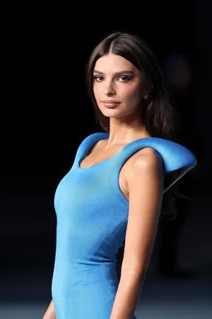 Emily Ratajkowski OnlyFans Leaked Free Thumbnail Picture - #cmVxAlYhgI