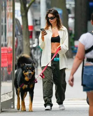 Emily Ratajkowski OnlyFans Leaked Free Thumbnail Picture - #dAhh6xMNnO