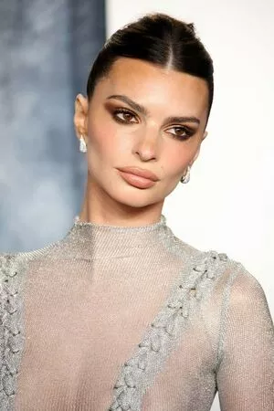 Emily Ratajkowski OnlyFans Leaked Free Thumbnail Picture - #dB3KAUH5w3