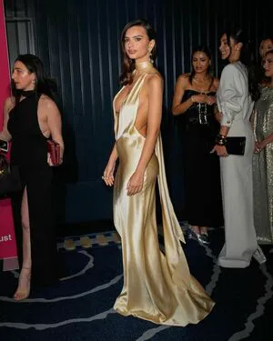 Emily Ratajkowski OnlyFans Leaked Free Thumbnail Picture - #dH8lBE2m0V