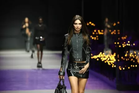 Emily Ratajkowski OnlyFans Leaked Free Thumbnail Picture - #dLHzQyXUo0