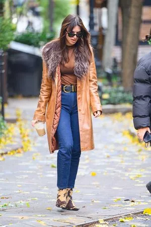 Emily Ratajkowski OnlyFans Leaked Free Thumbnail Picture - #e6wsi6bA1j