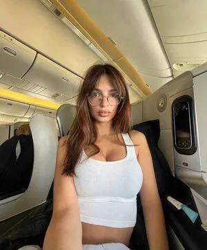Emily Ratajkowski OnlyFans Leaked Free Thumbnail Picture - #eBupg0XgOI