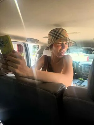 Emily Ratajkowski OnlyFans Leaked Free Thumbnail Picture - #eRmyoqDgv4
