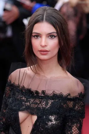 Emily Ratajkowski OnlyFans Leaked Free Thumbnail Picture - #eWozbRfXU6