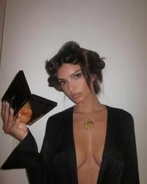 Emily Ratajkowski OnlyFans Leaked Free Thumbnail Picture - #epmDKExlDG