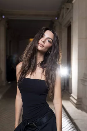 Emily Ratajkowski OnlyFans Leaked Free Thumbnail Picture - #erGj6qLr3o