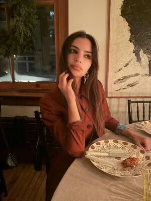 Emily Ratajkowski OnlyFans Leaked Free Thumbnail Picture - #f5eK0tSWn4