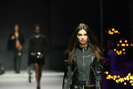 Emily Ratajkowski OnlyFans Leaked Free Thumbnail Picture - #f7radXu0pv