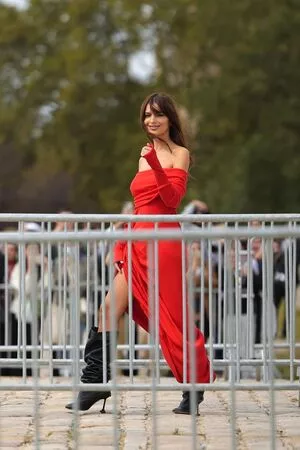 Emily Ratajkowski OnlyFans Leaked Free Thumbnail Picture - #fLt642Yvzm