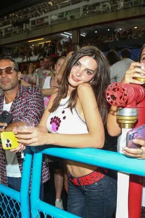 Emily Ratajkowski OnlyFans Leaked Free Thumbnail Picture - #g5NxR5SVk5