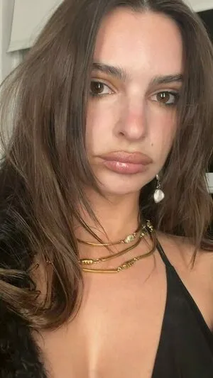 Emily Ratajkowski OnlyFans Leaked Free Thumbnail Picture - #gEEZ13uVFc