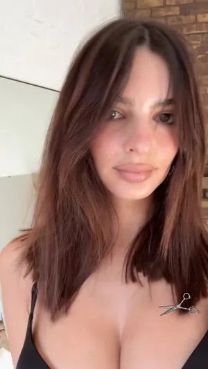 Emily Ratajkowski OnlyFans Leaked Free Thumbnail Picture - #gZYE0x88Hx
