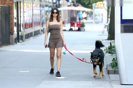 Emily Ratajkowski OnlyFans Leaked Free Thumbnail Picture - #gZofrD8PNj