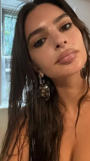 Emily Ratajkowski OnlyFans Leaked Free Thumbnail Picture - #guC5RIzuhm