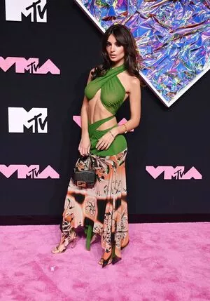 Emily Ratajkowski OnlyFans Leaked Free Thumbnail Picture - #h58Ts0mDaz