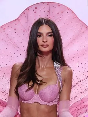 Emily Ratajkowski OnlyFans Leaked Free Thumbnail Picture - #hFITfd0Rls