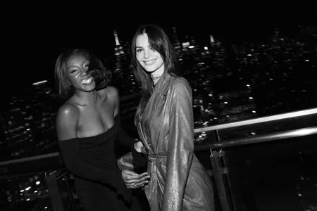 Emily Ratajkowski OnlyFans Leaked Free Thumbnail Picture - #hZSr00mact