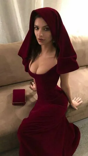 Emily Ratajkowski OnlyFans Leaked Free Thumbnail Picture - #hdMPWLa26a