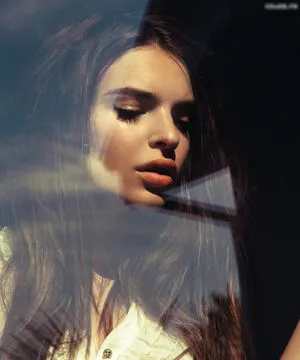 Emily Ratajkowski OnlyFans Leaked Free Thumbnail Picture - #hgEO6vD6PK