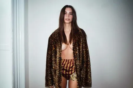 Emily Ratajkowski OnlyFans Leaked Free Thumbnail Picture - #hjckQ4yV0w