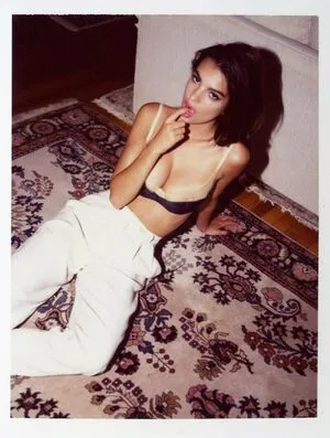 Emily Ratajkowski OnlyFans Leaked Free Thumbnail Picture - #iHtbTwJdMl