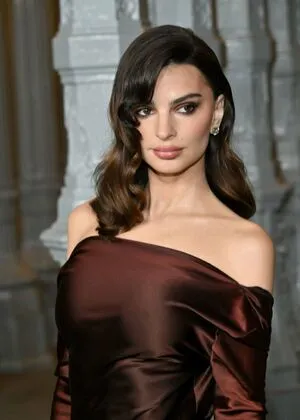 Emily Ratajkowski OnlyFans Leaked Free Thumbnail Picture - #ibbveX8SB7