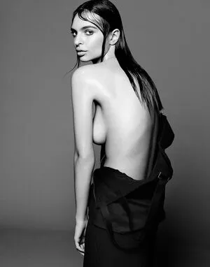 Emily Ratajkowski OnlyFans Leaked Free Thumbnail Picture - #iboFHpa2Y4