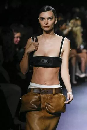 Emily Ratajkowski OnlyFans Leaked Free Thumbnail Picture - #ii7TGAdsUf