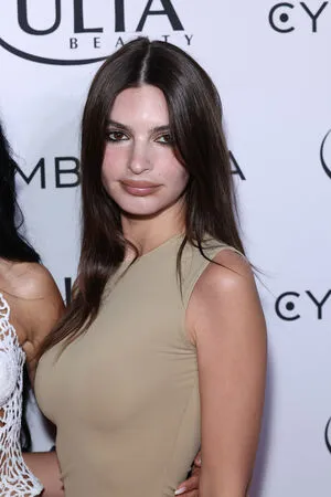 Emily Ratajkowski OnlyFans Leaked Free Thumbnail Picture - #ir24jmndeB