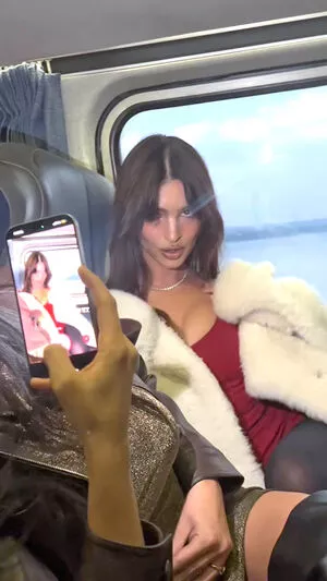 Emily Ratajkowski OnlyFans Leaked Free Thumbnail Picture - #iyJkHFkEKi