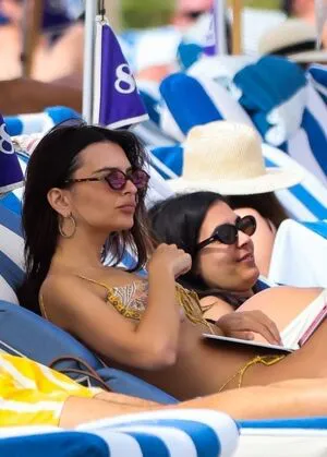 Emily Ratajkowski OnlyFans Leaked Free Thumbnail Picture - #jNNI1z7lJD