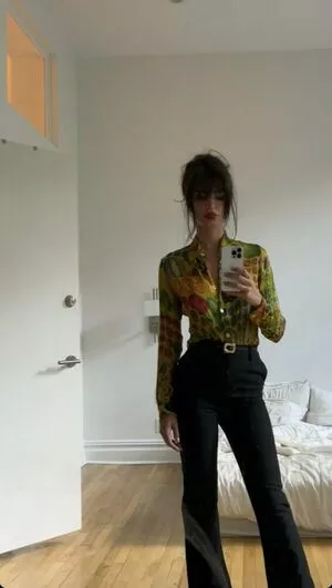 Emily Ratajkowski OnlyFans Leaked Free Thumbnail Picture - #kfxbHrnFwW