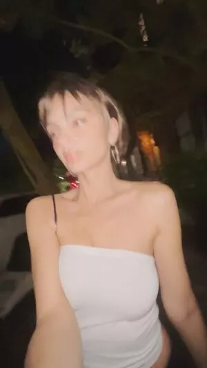 Emily Ratajkowski OnlyFans Leaked Free Thumbnail Picture - #kjd4EqAQo3