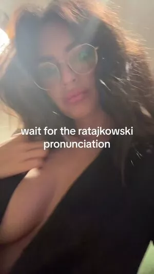 Emily Ratajkowski OnlyFans Leaked Free Thumbnail Picture - #kkT2JxbjuO