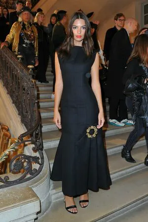 Emily Ratajkowski OnlyFans Leaked Free Thumbnail Picture - #klc7yg1cqM