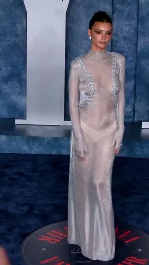 Emily Ratajkowski OnlyFans Leaked Free Thumbnail Picture - #ktDGzTmFIH