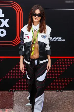 Emily Ratajkowski OnlyFans Leaked Free Thumbnail Picture - #lTGawlWqS5