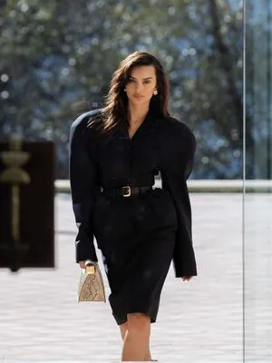 Emily Ratajkowski OnlyFans Leaked Free Thumbnail Picture - #lYI0QCFHYk